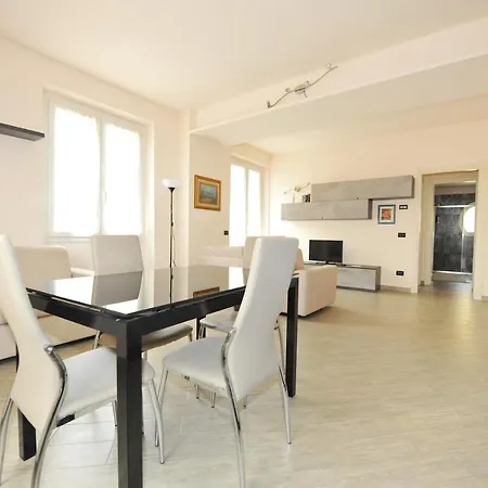 Apartamento Casa Costa Outlet 3 *